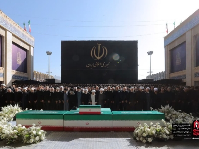 به عشق رهبر شهیدمان باید برخاست